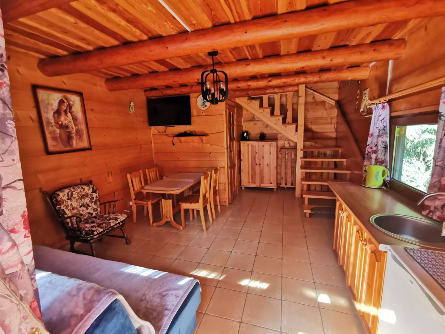 agro norwa sumowo szalas 4 osoby pokoj dzienny1